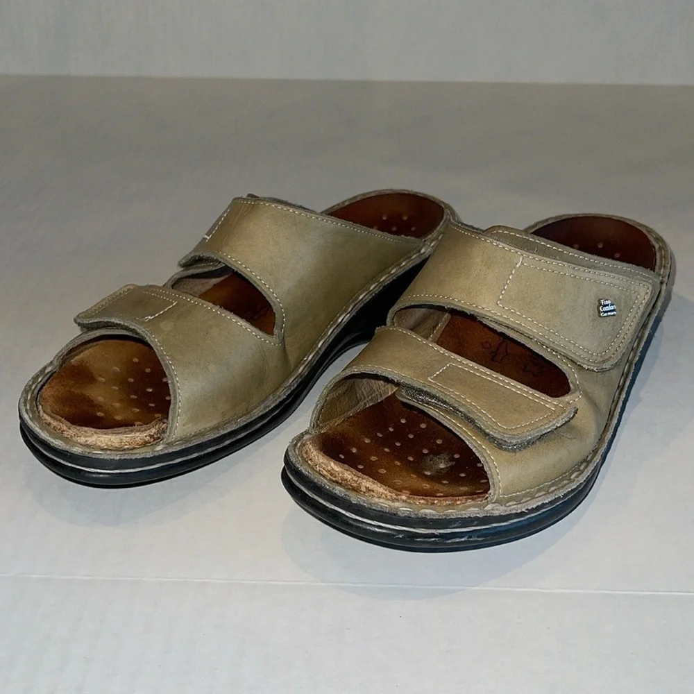Finn Comfort Moss Green Leather Jamaika Walking Sandals